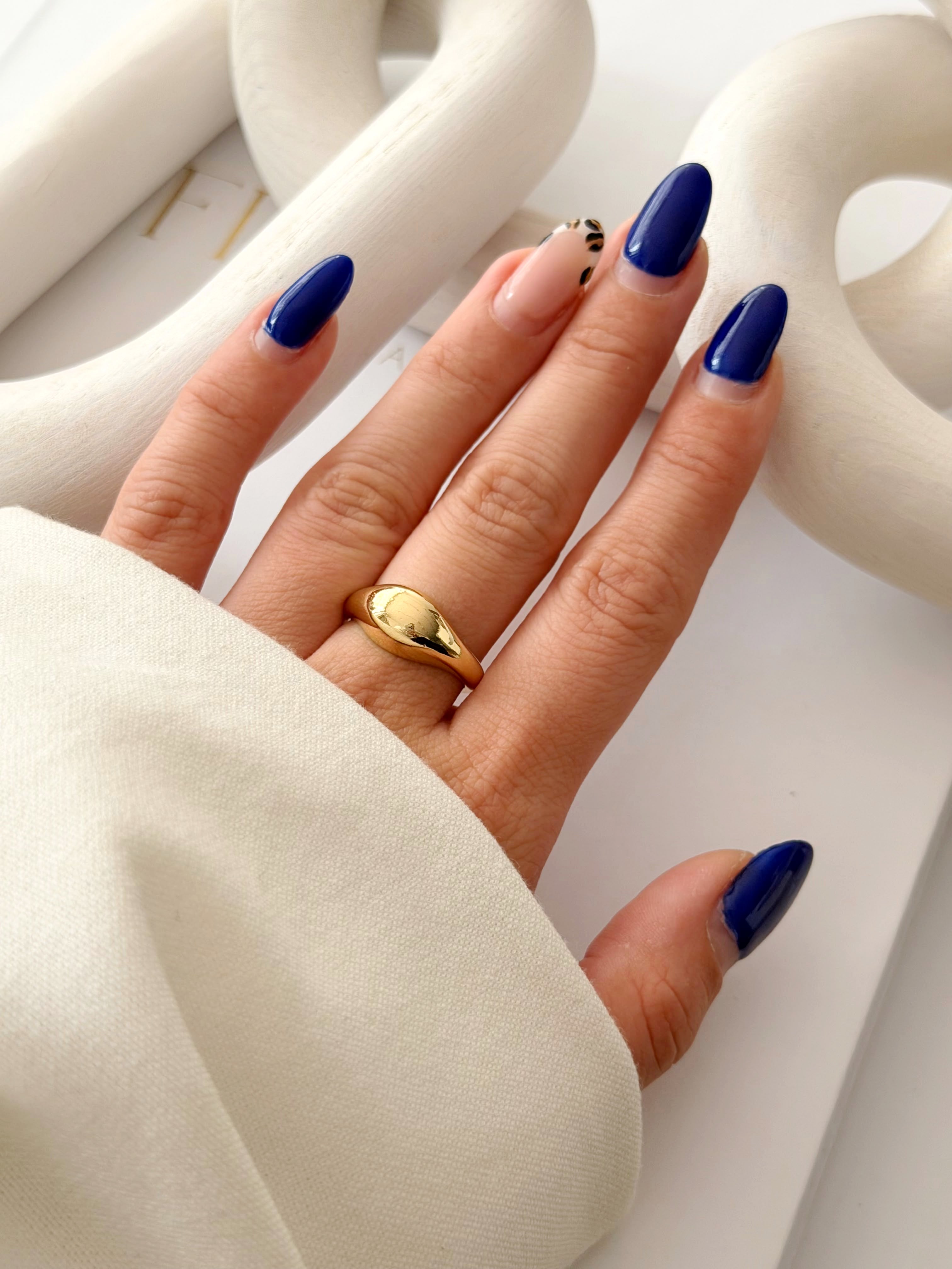 CW1RING0026-gold-chunky-smooth-dome-signet-ring-catwalkjewellery wholesale jewelry RINGS Catwalk Jewellery Europe
