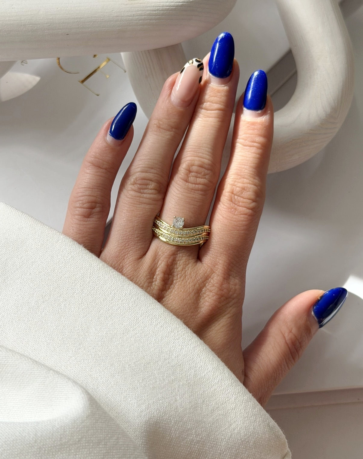 CW1RING0033-gold-cz-pave-curved-band-solitaire-ring-catwalkjewellery wholesale jewelry RINGS Catwalk Jewellery Europe