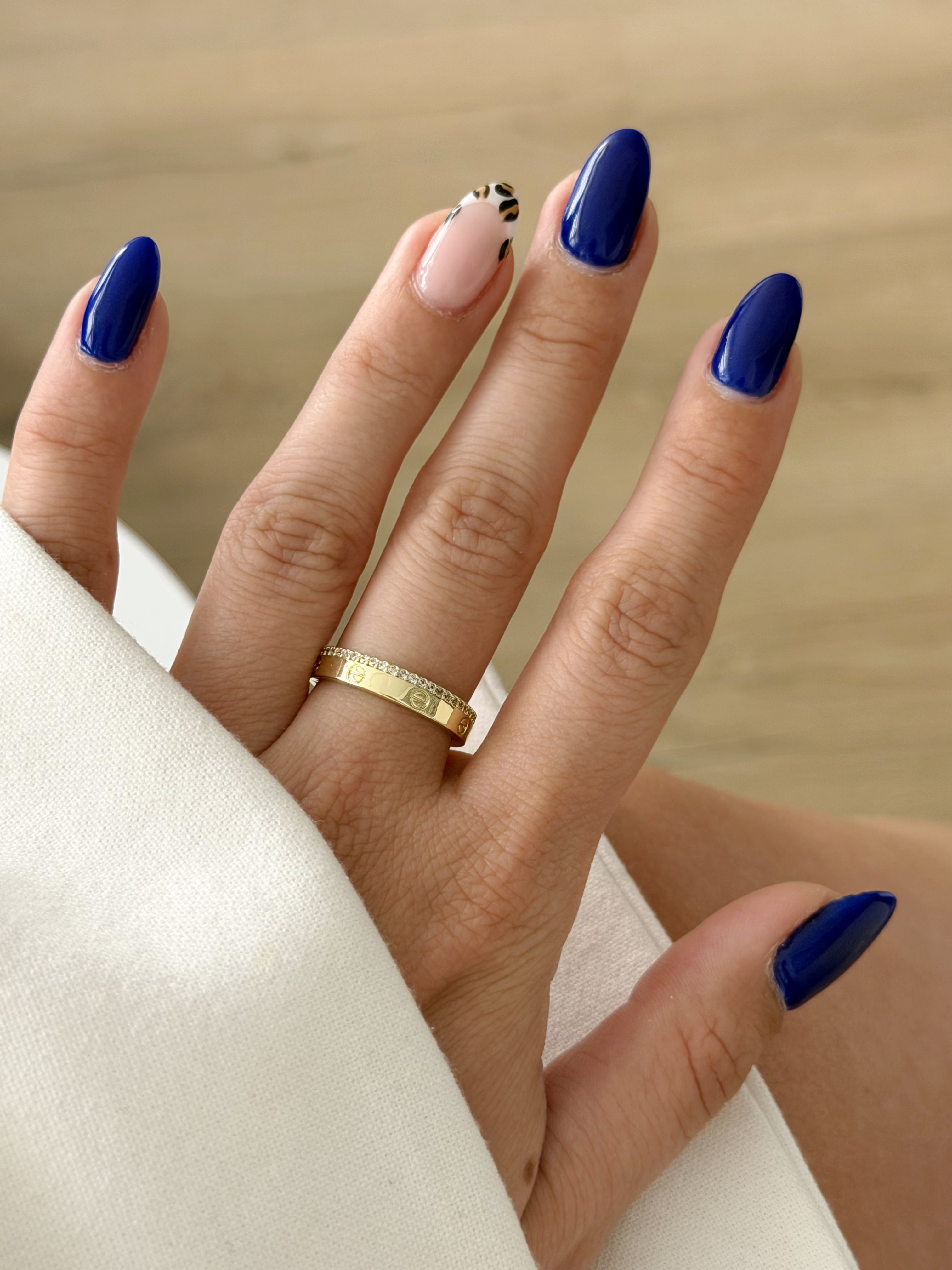 CW1RING0067-gold-cz-pave-edge-screw-motif-band-ring-catwalkjewellery wholesale jewelry RINGS Catwalk Jewellery Europe
