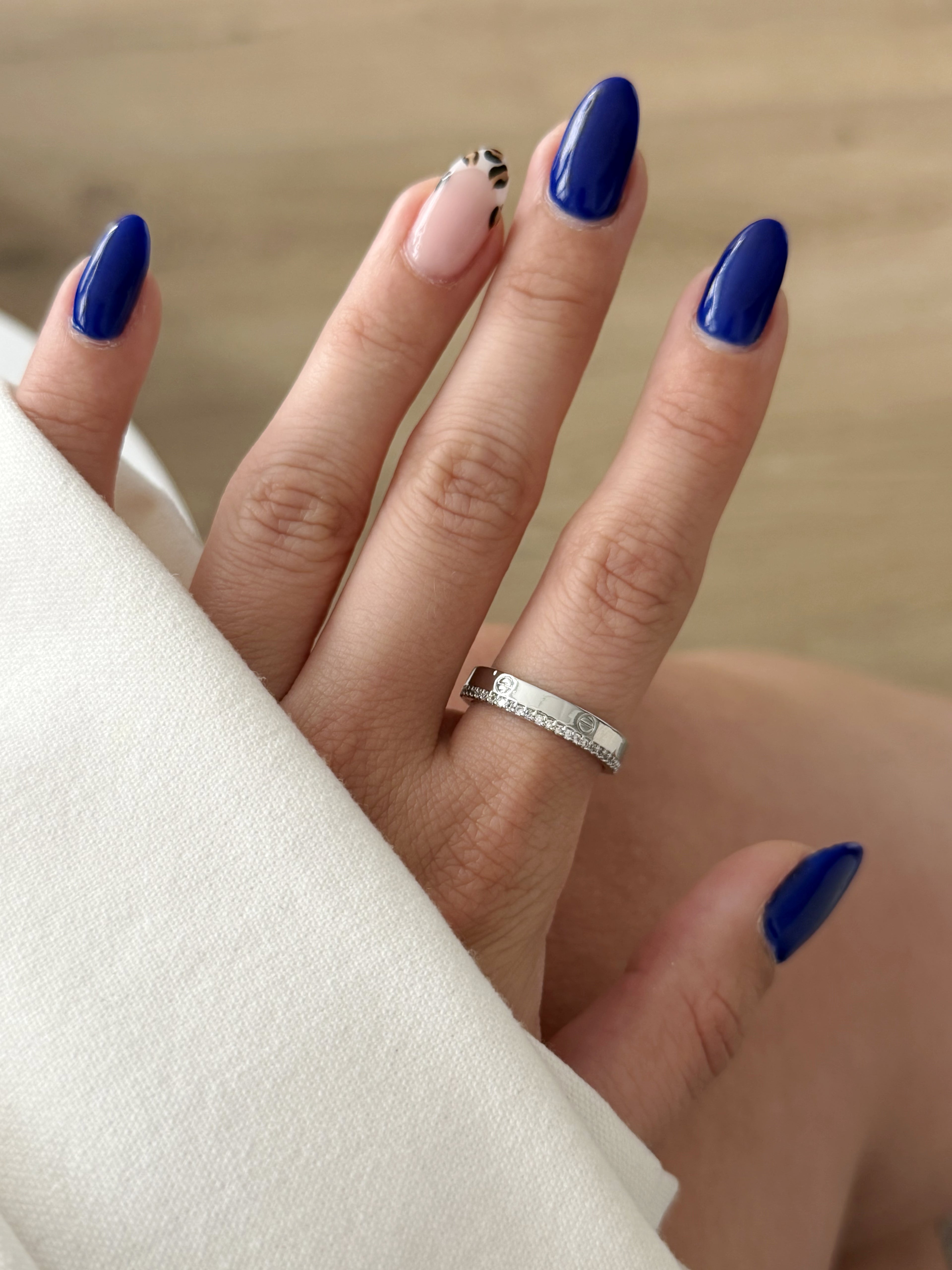 CW1RING0070-silver-cz-pave-edge-screw-motif-band-ring-catwalkjewellery wholesale jewelry RINGS Catwalk Jewellery Europe