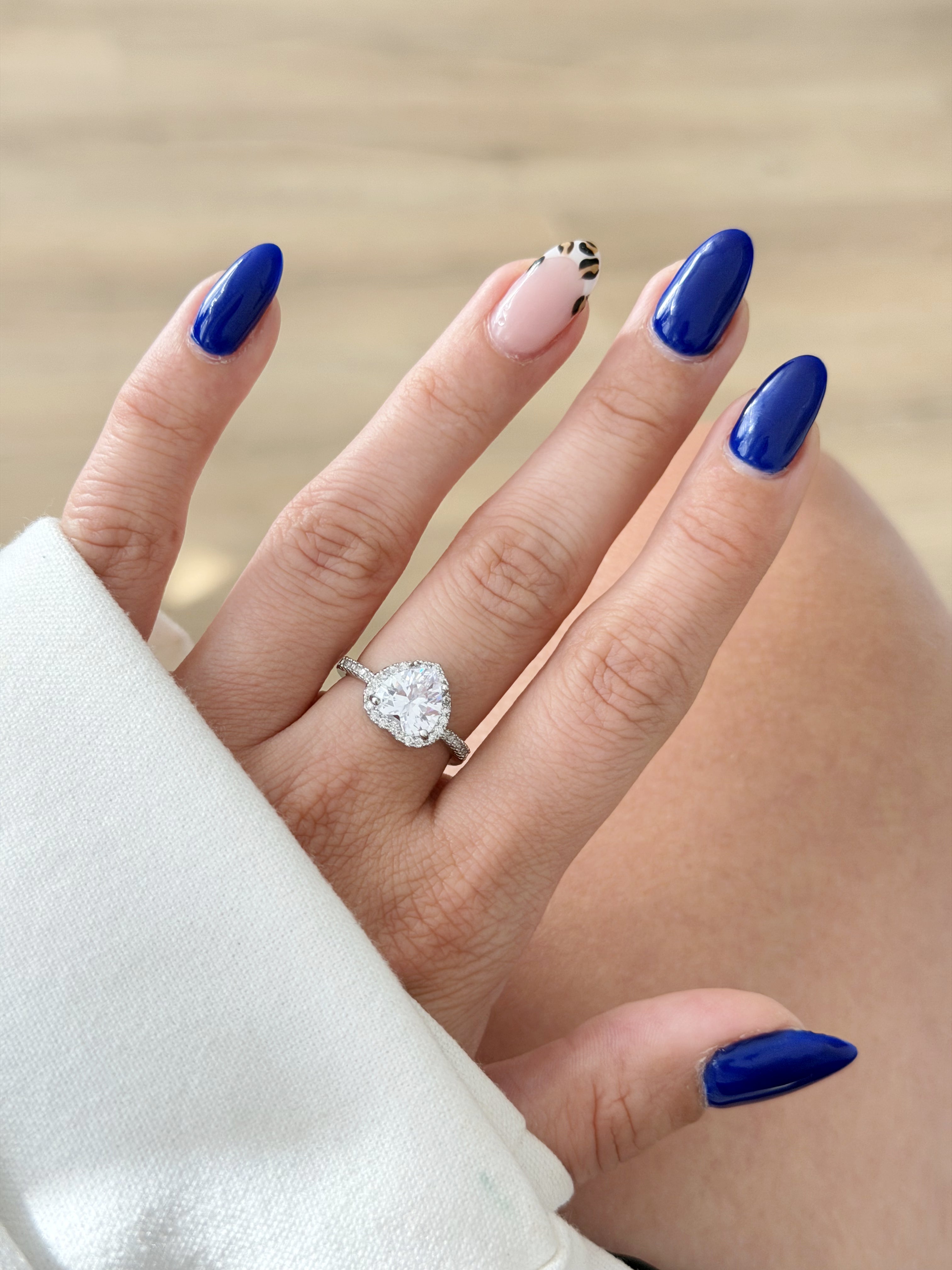 CW1RING00139-silver-heart-cut-cz-halo-engagement-ring-catwalkjewellery wholesale jewelry RINGS Catwalk Jewellery Europe