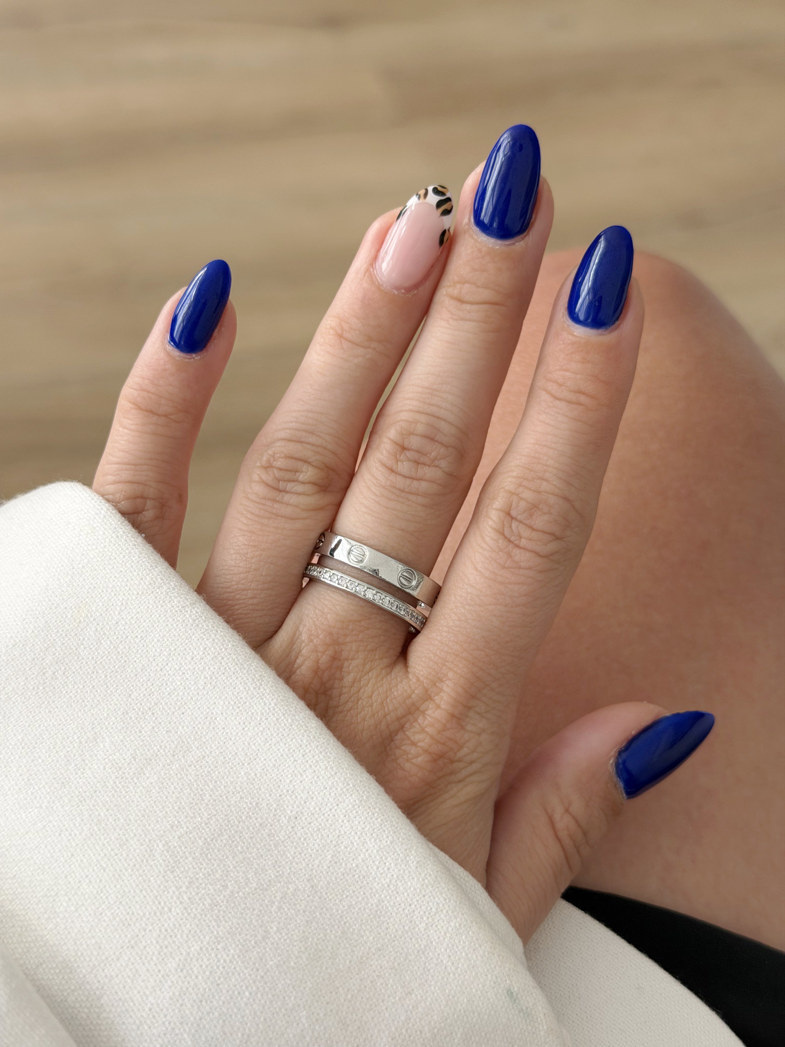 CW1RING00148-silver-cz-pave-screw-motif-double-band-ring-catwalkjewellery wholesale jewelry RINGS Catwalk Jewellery Europe