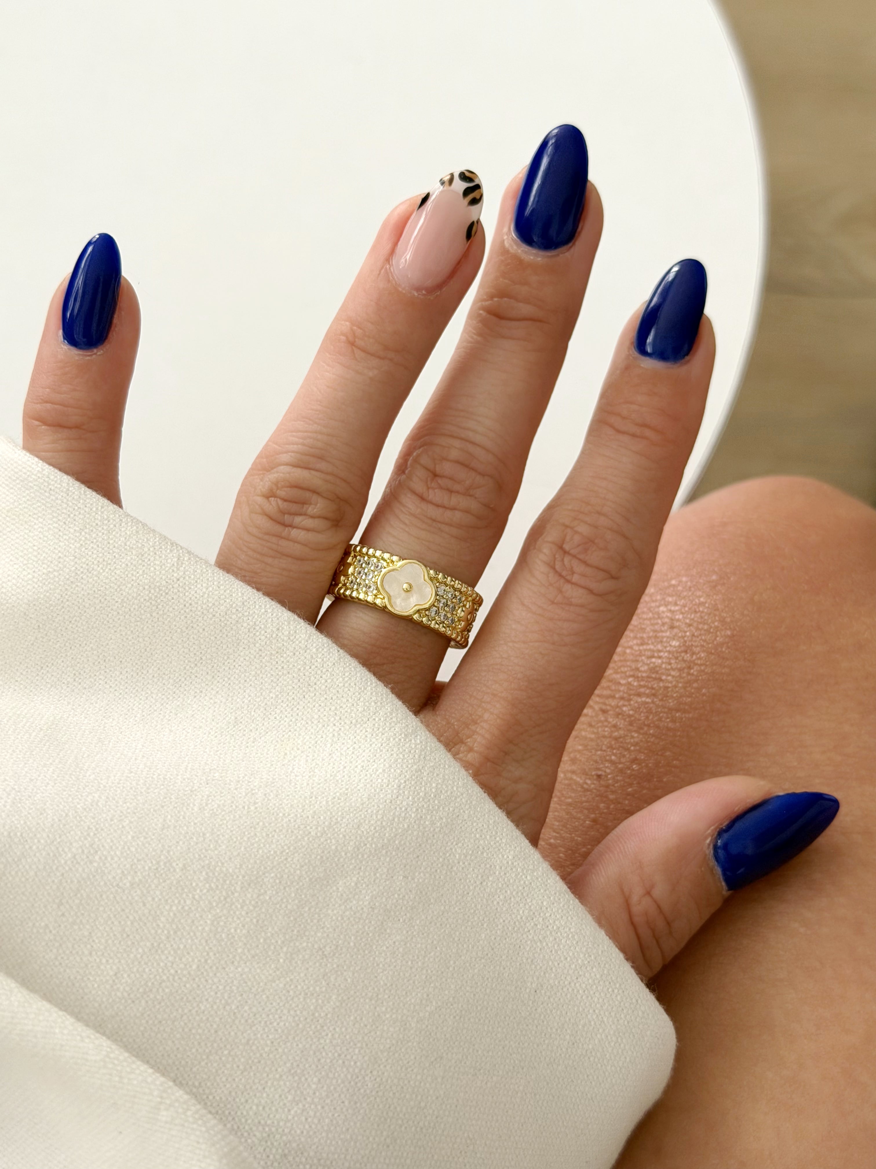 CW1RING00176-gold-mother-of-pearl-and-cz-pave-clover-motif-wide-band-ring-catwalkjewellery wholesale jewelry RINGS Catwalk Jewellery Europe