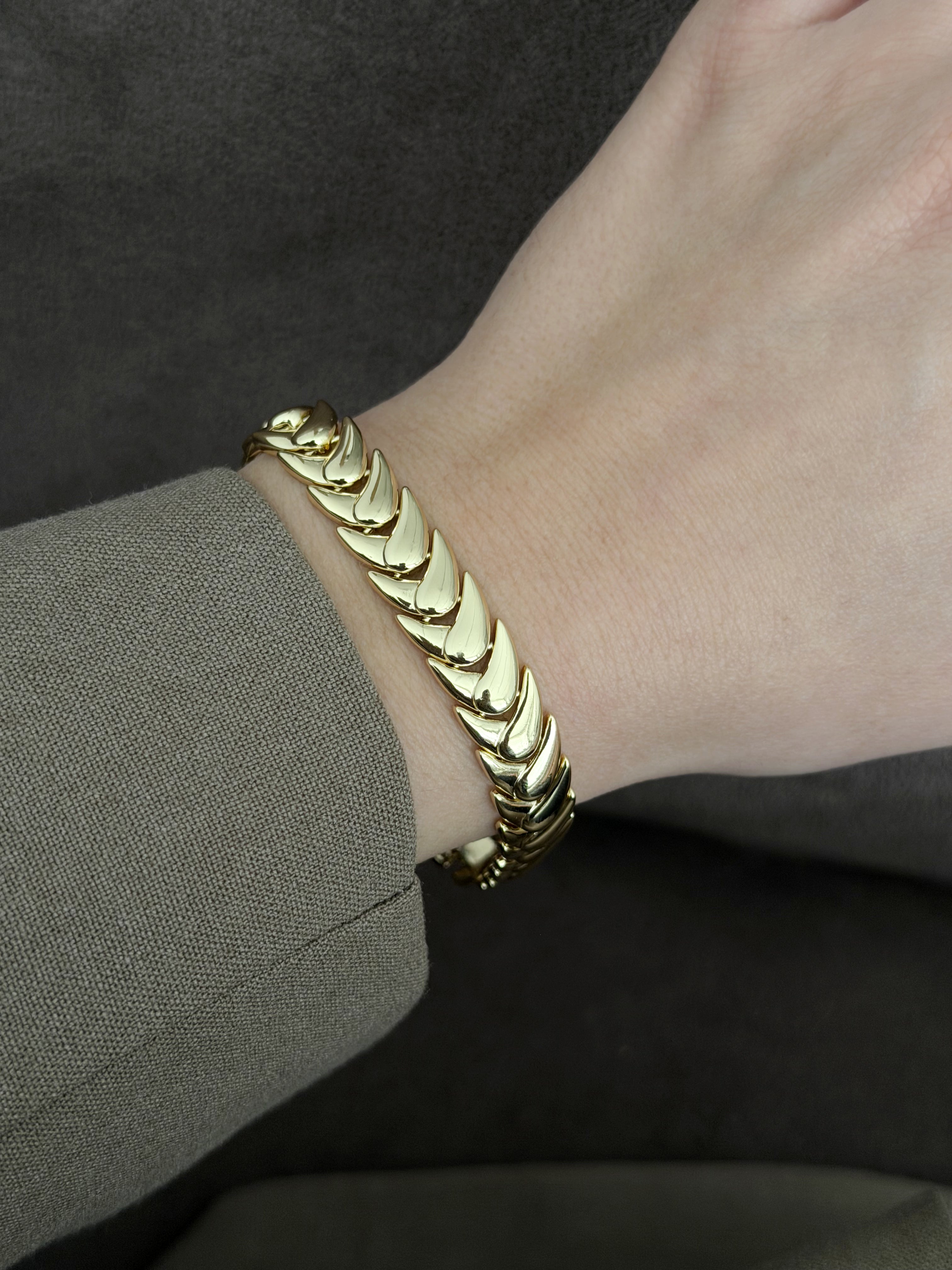 Gold Solid Overlapping Leaf Chevron Link Bracelet wholesale jewelry BRACELETS  Catwalk Jewellery Europe