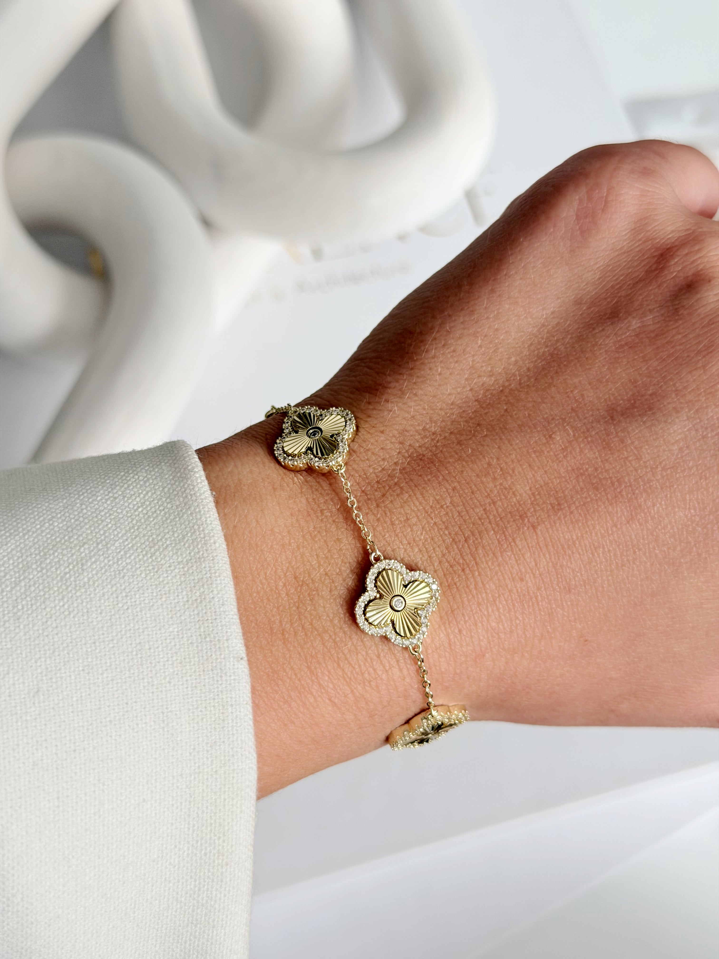 Gold Cz Pave Ribbed Clover Motif Station Bracelet wholesale jewelry BRACELETS  Catwalk Jewellery Europe