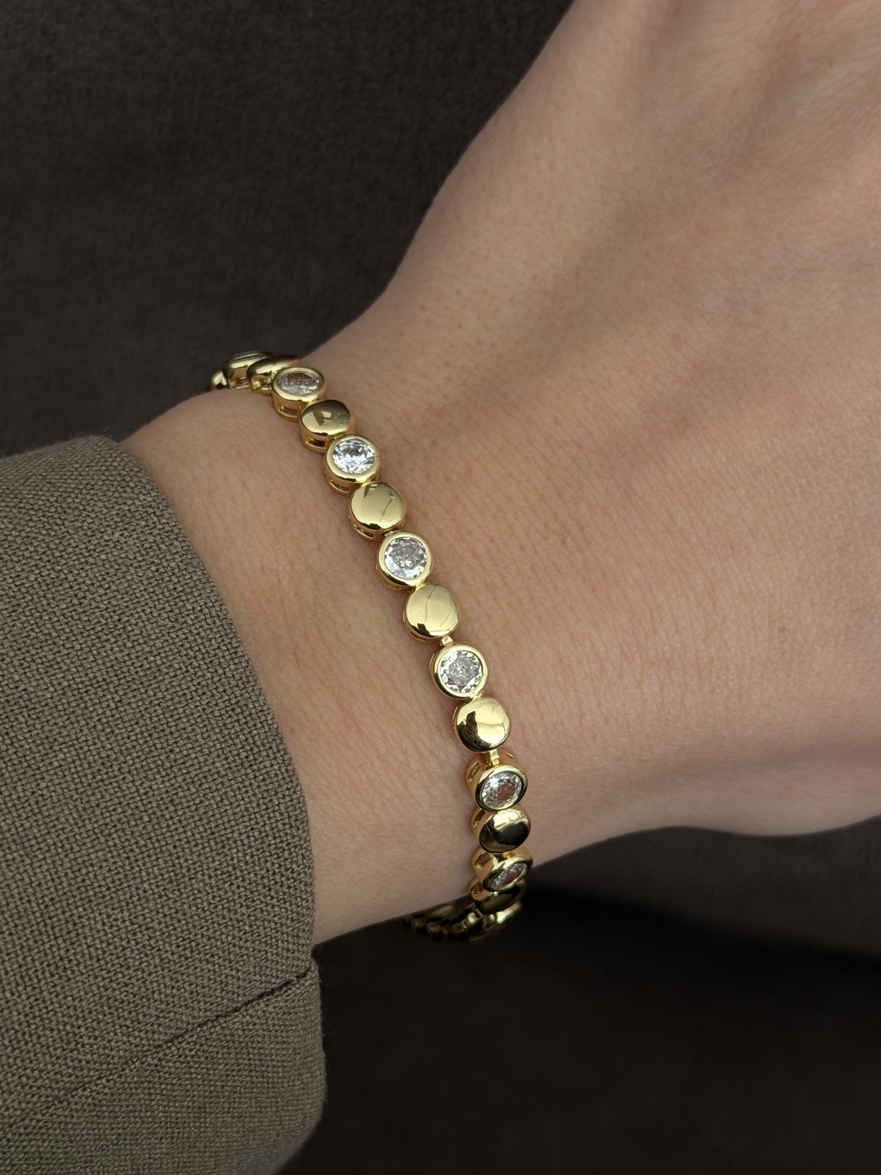 Gold Alternating Bezel Set Cz And Disc Bracelet wholesale jewelry BRACELETS  Catwalk Jewellery Europe