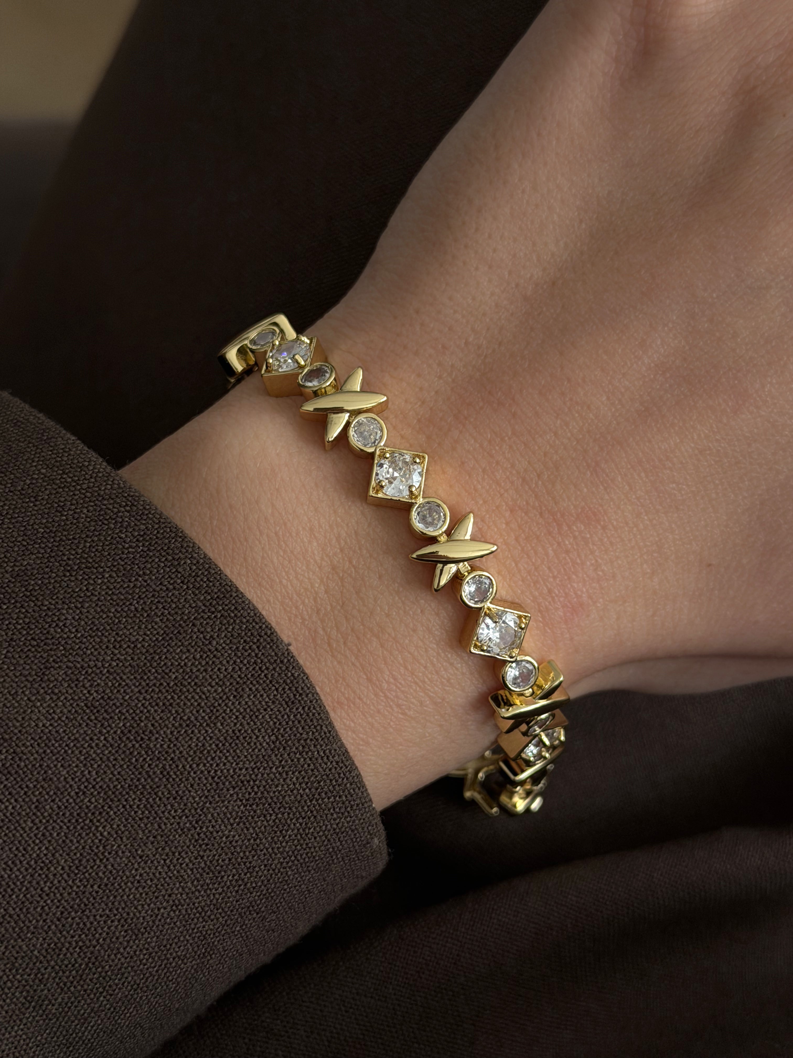 Gold Cz Pave Xo Hugs And Kisses Link Bracelet wholesale jewelry BRACELETS  Catwalk Jewellery Europe