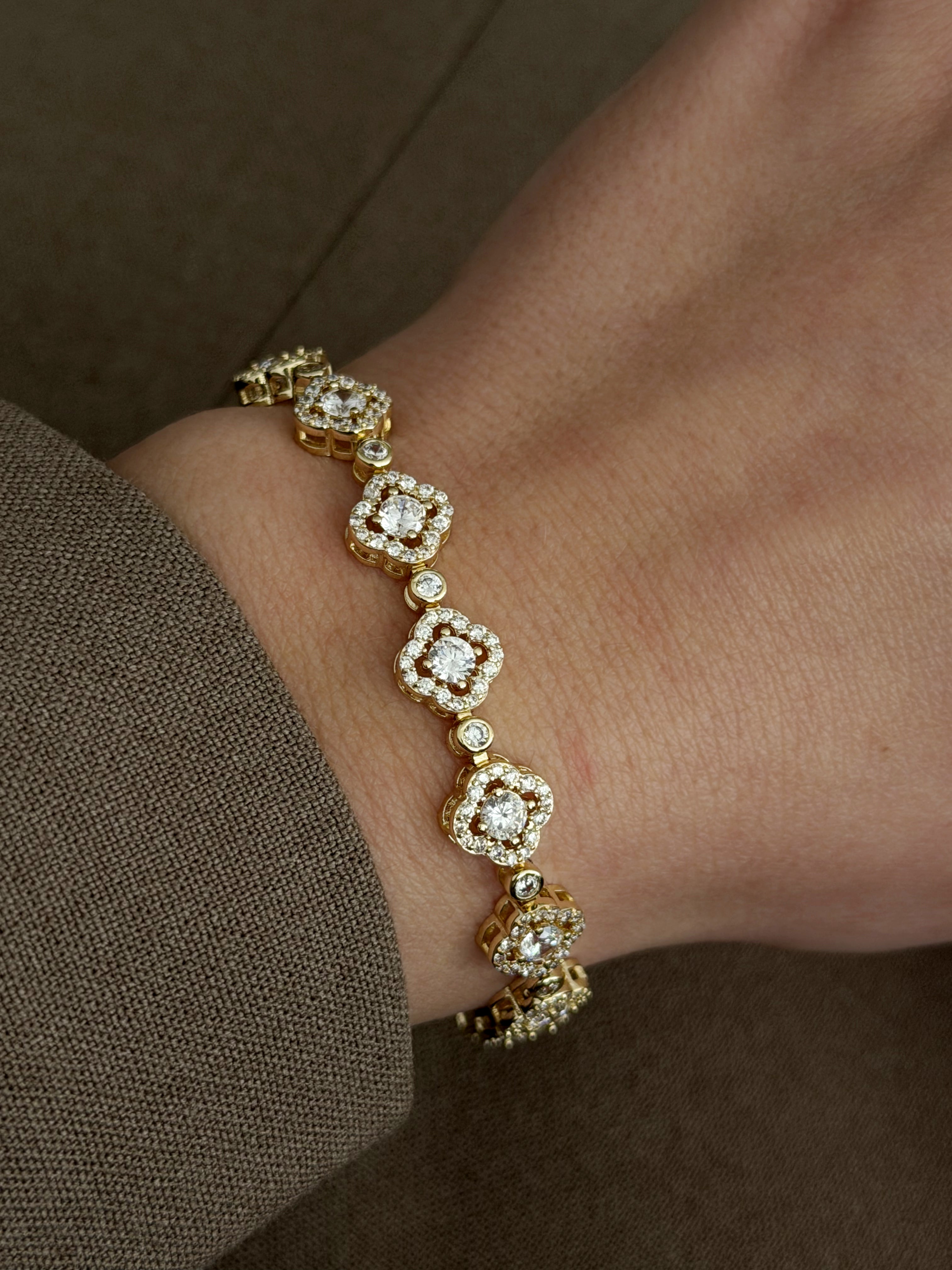 Gold Cz Pave Clover Motif Tennis Bracelet wholesale jewelry BRACELETS  Catwalk Jewellery Europe