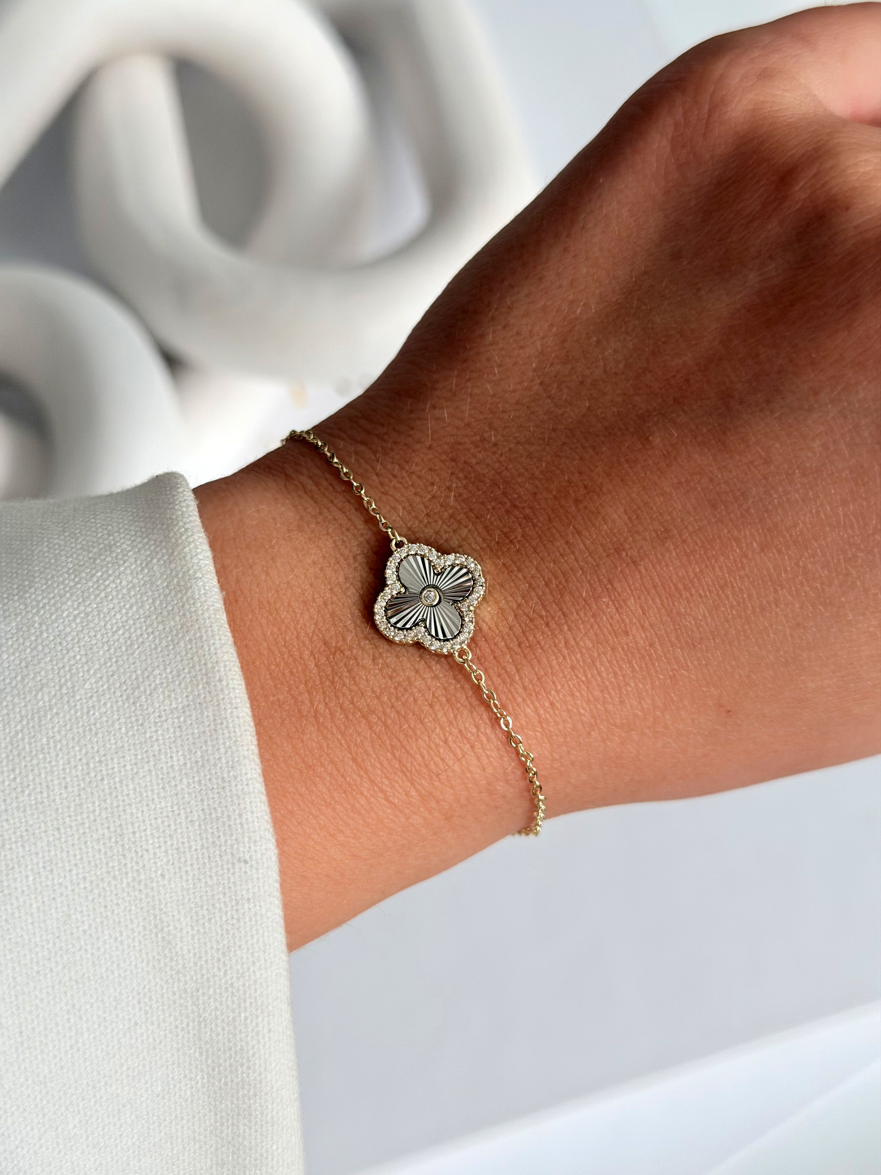 Two Tone Cz Pave Ribbed Clover Motif Chain Bracelet wholesale jewelry BRACELETS  Catwalk Jewellery Europe