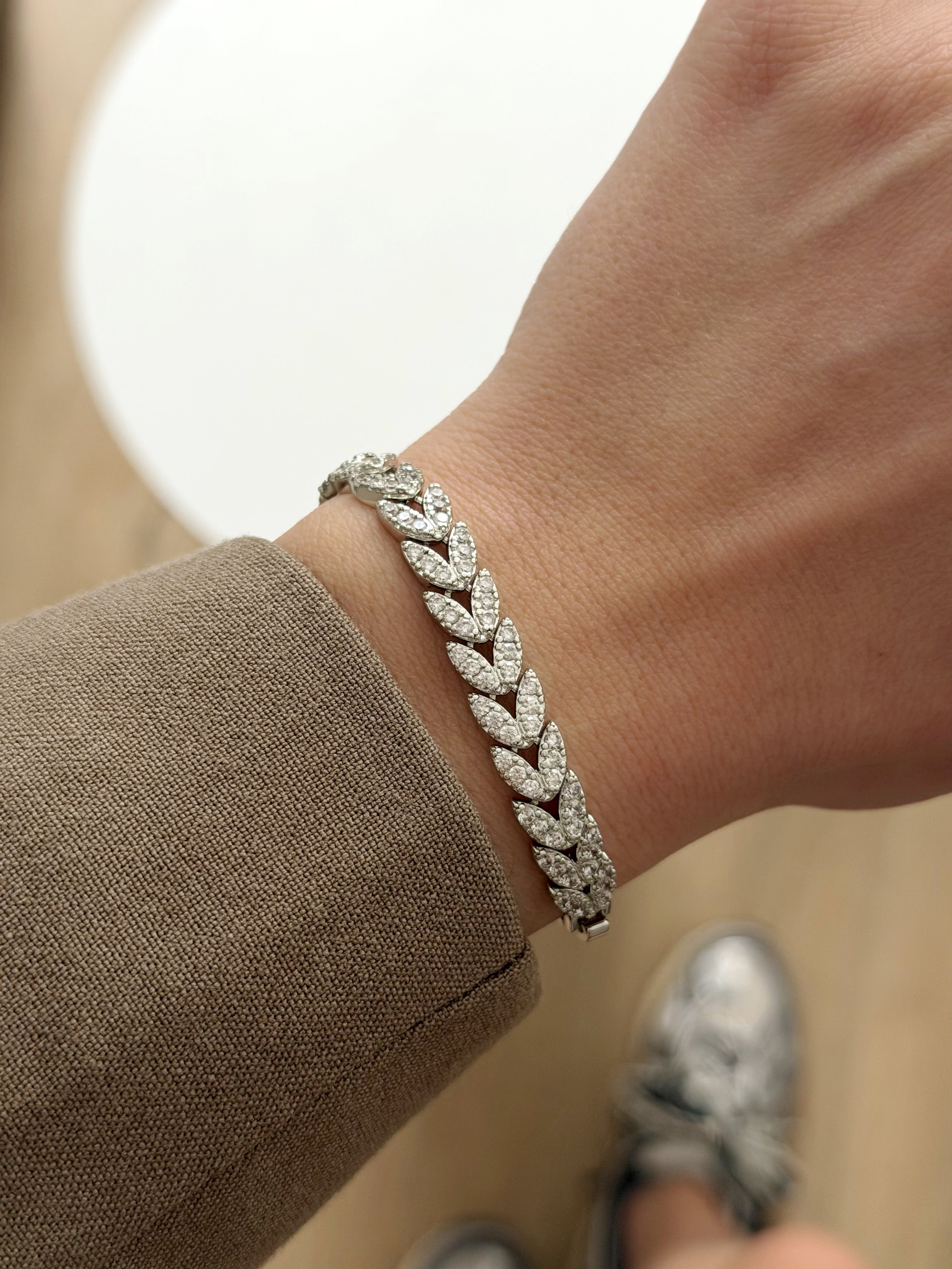 Silver Cz Pave Overlapping Leaf Motif Link Bracelet wholesale jewelry BRACELETS  Catwalk Jewellery Europe